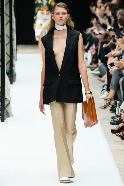 Look 1